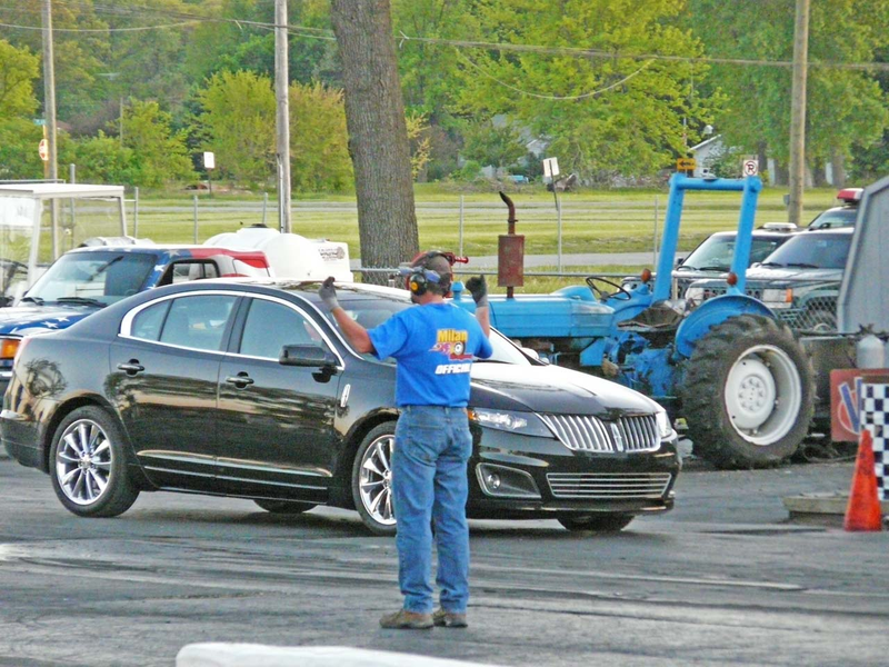 Illustration for article titled EcoBoost Goes Drag: Ford Flex, Lincoln MKS Hit The Strip